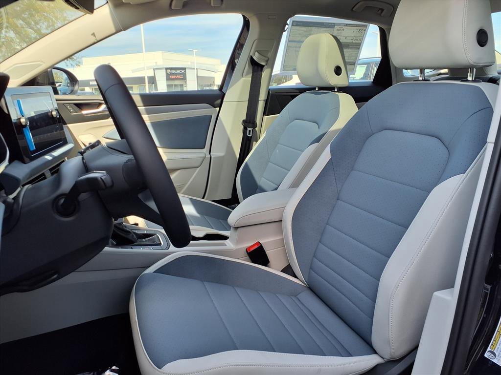 New 2025 Volkswagen Jetta SE image 10