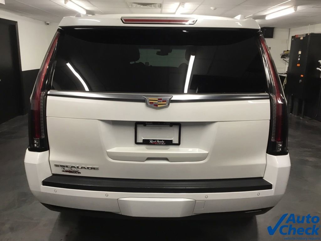 Used 2017 Cadillac Escalade Premium Luxury AWD/4WD image 9