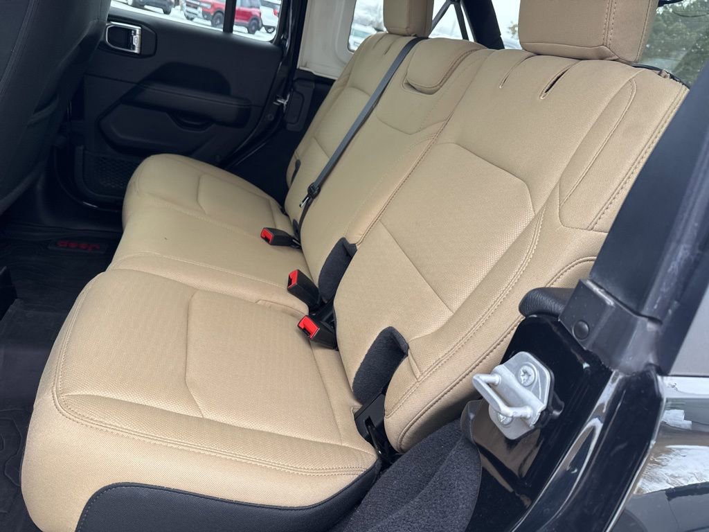 Used 2021 Jeep Wrangler Unlimited Sahara image 10