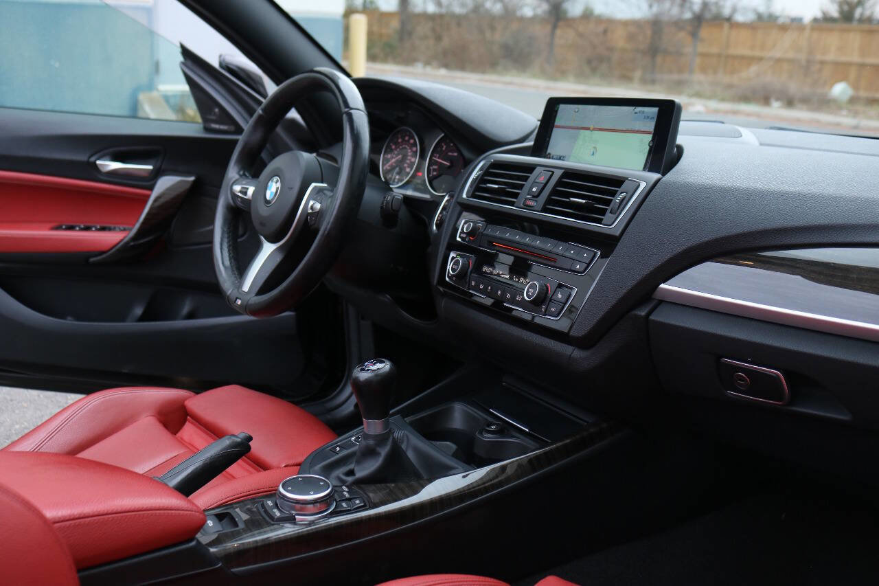 Used 2016 BMW M235i Convertible image 29