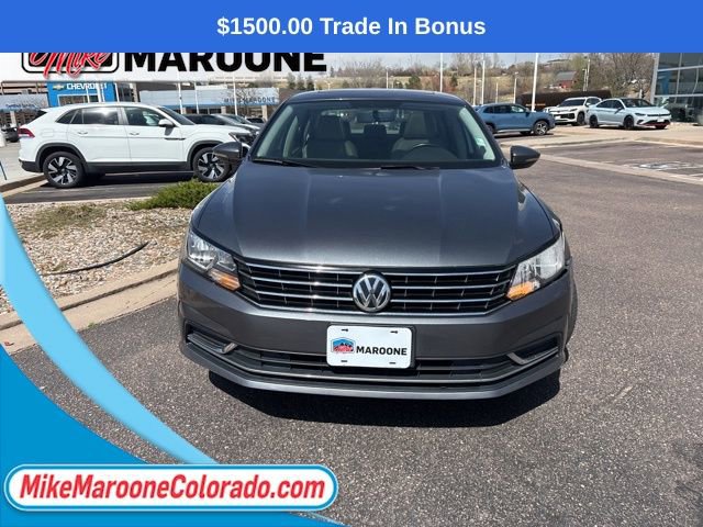 Used 2018 Volkswagen Passat 2.0T SE image 2