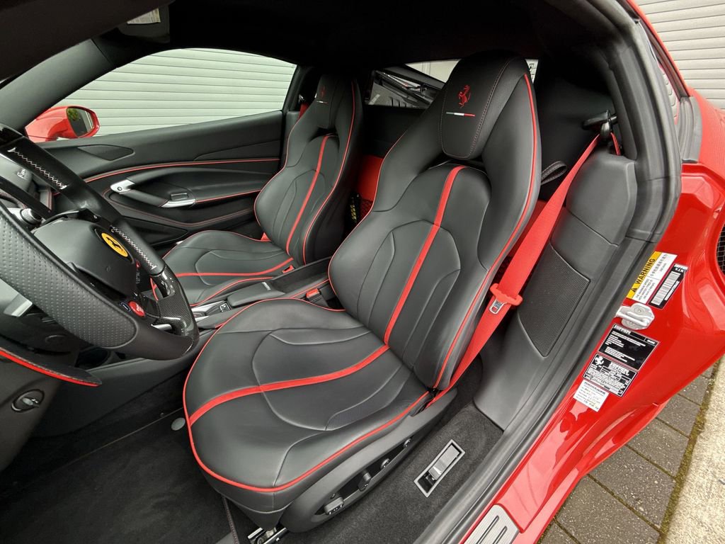 Certified 2022 Ferrari F8 Tributo RWD image 11