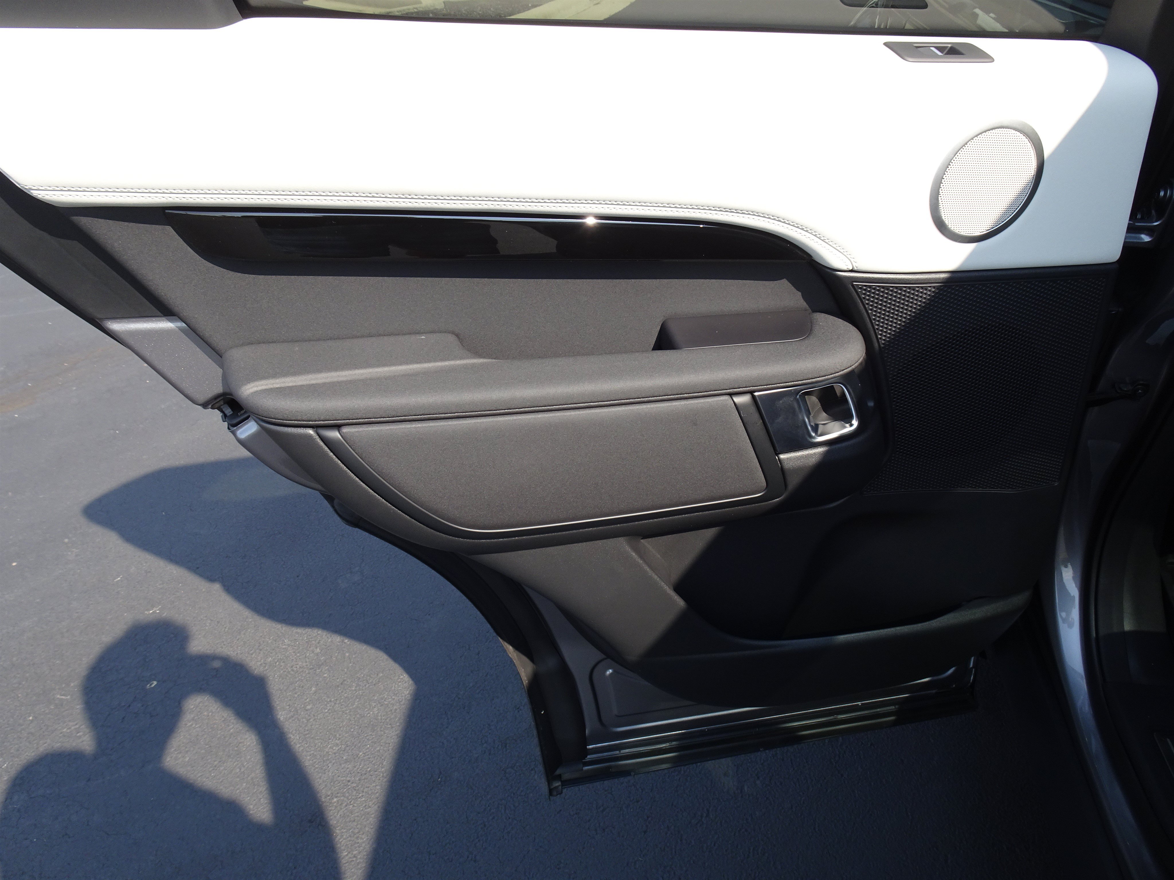 New 2026 Land Rover Discovery S AWD/4WD image 22