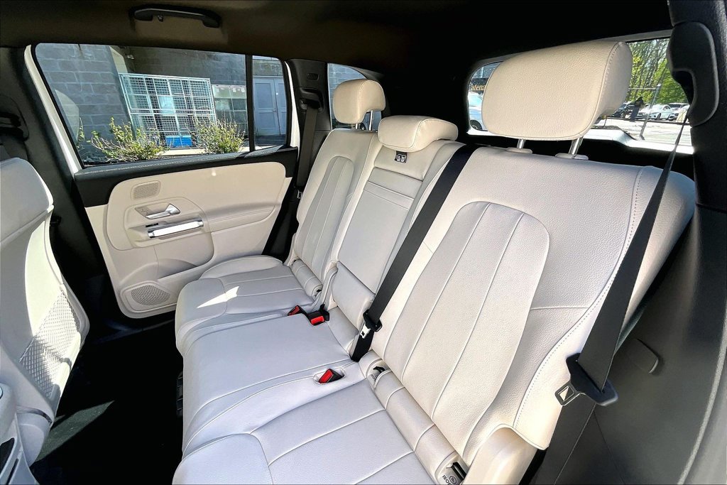 Used 2026 Mercedes-Benz GLB 250 4MATIC image 28