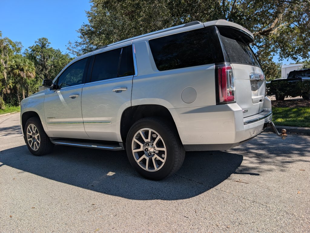 Used 2018 GMC Yukon Denali RWD image 5