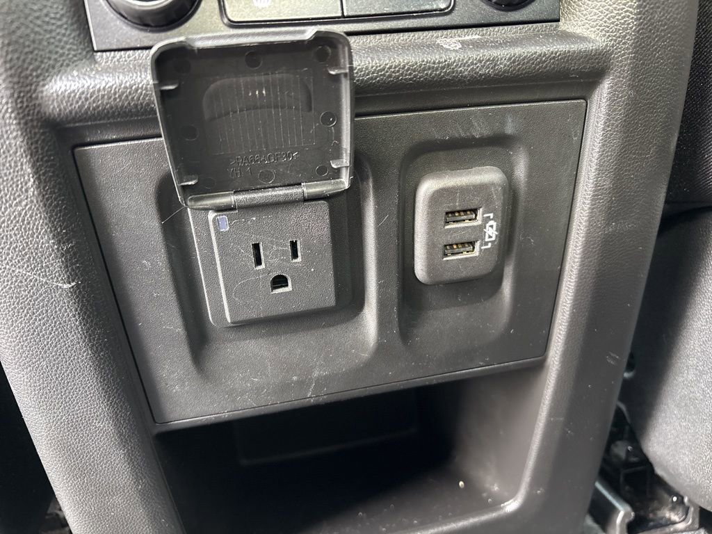 Used 2021 Chevrolet Traverse High Country image 32