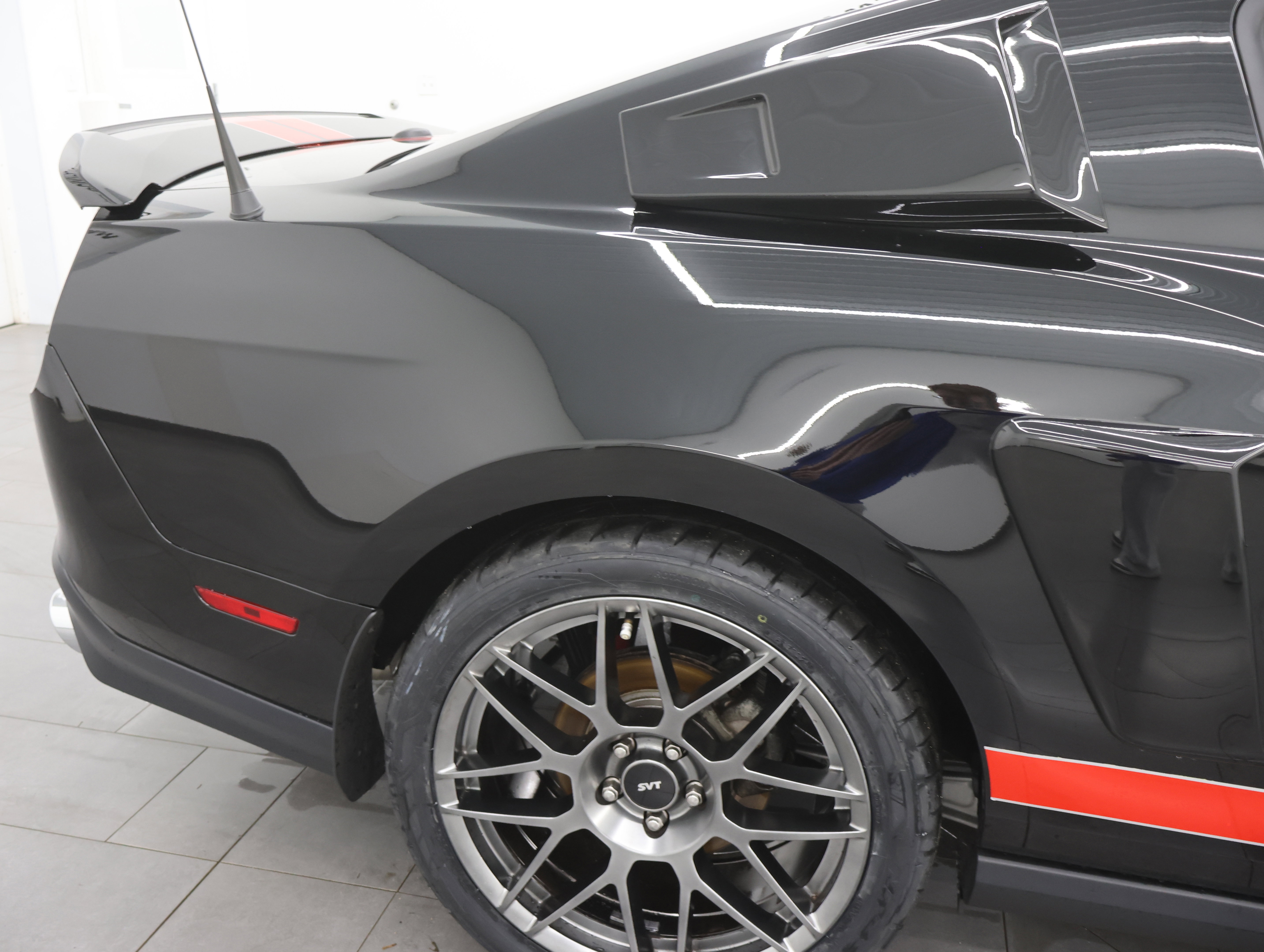 Used 2012 Ford Mustang Shelby GT500 w/ SVT Performance Pkg image 28