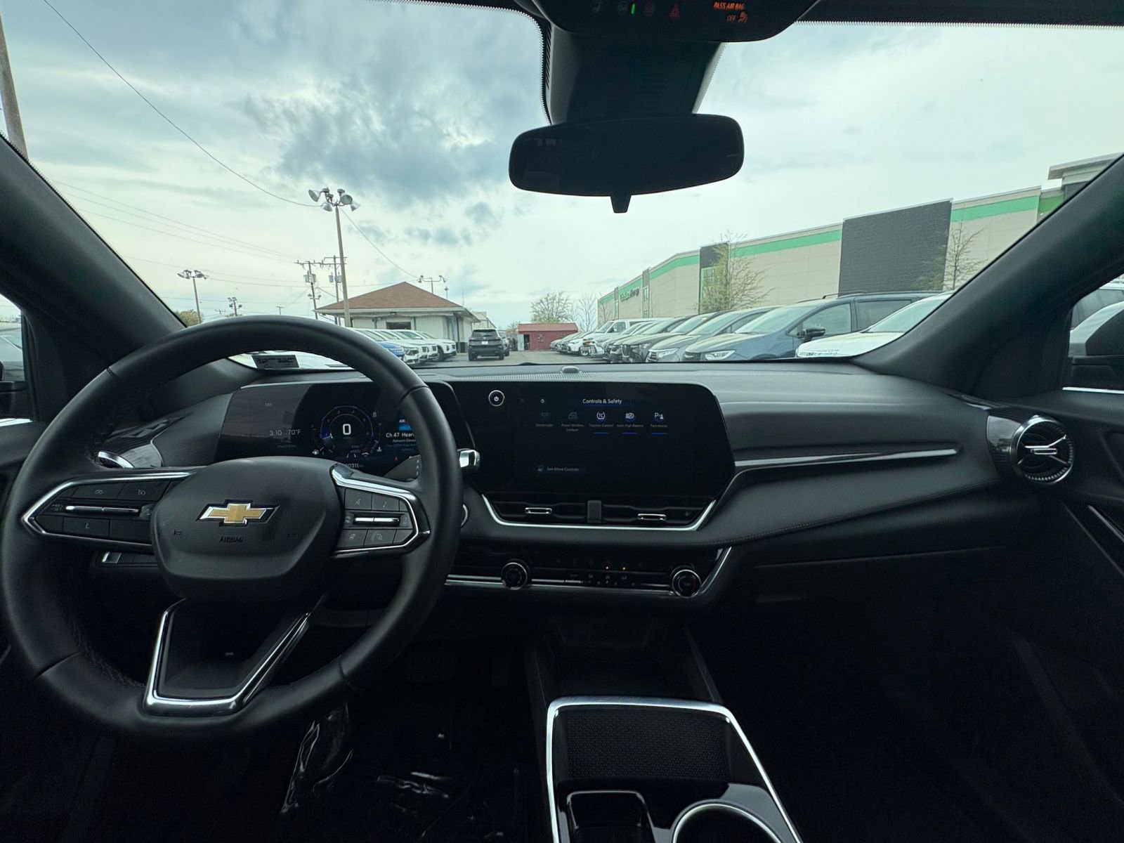 Used 2025 Chevrolet Equinox LT FWD image 33