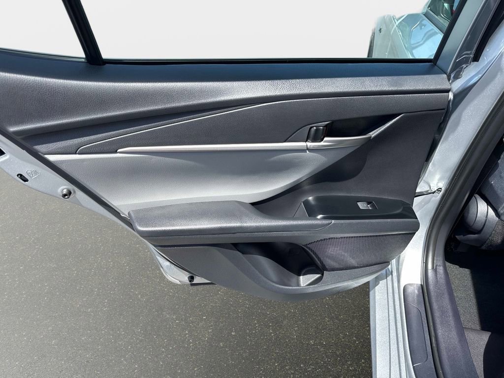 Used 2025 Toyota Camry LE image 11