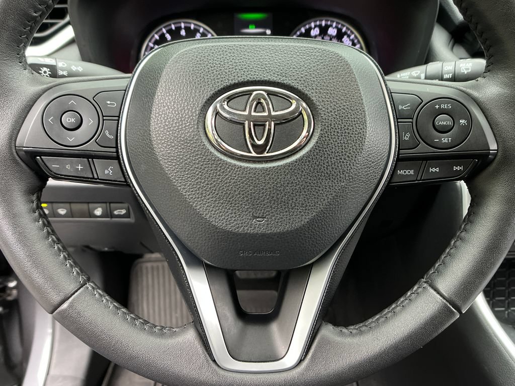 Used 2022 Toyota RAV4 XLE w/ Convenience Package AWD/4WD image 14
