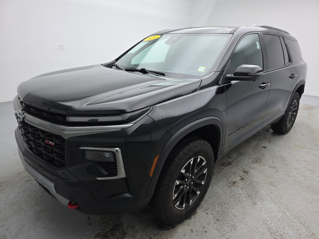 Used 2024 Chevrolet Traverse Z71 w/ Enhanced Driving Package image 6