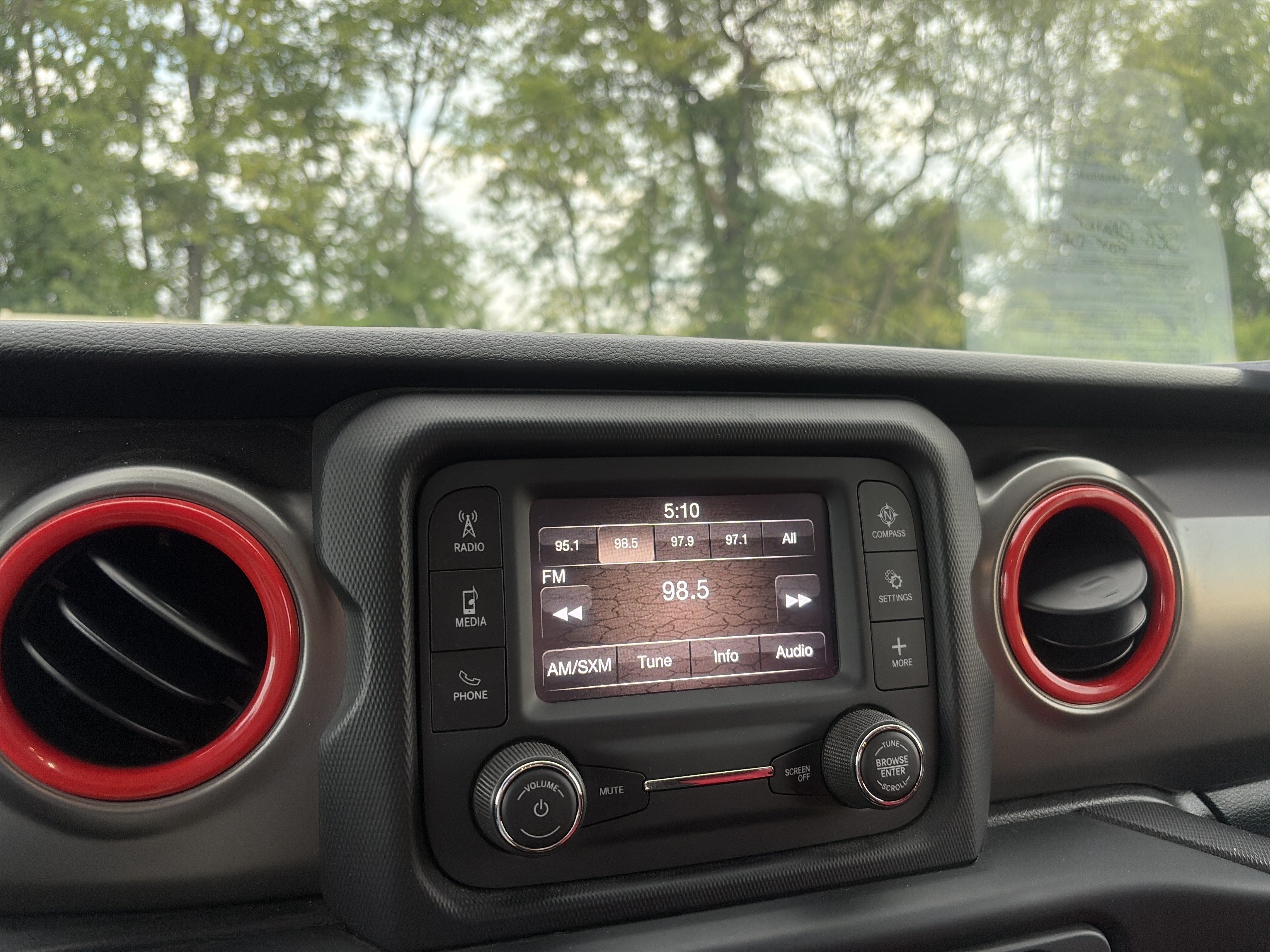 Used 2021 Jeep Gladiator Sport AWD/4WD image 30