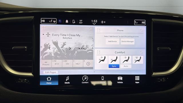 Used 2024 Chrysler Pacifica Touring-L image 13