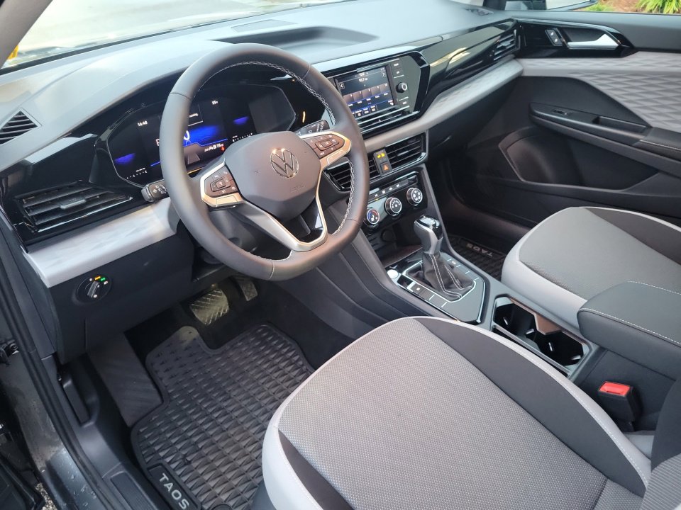 Certified 2024 Volkswagen Taos S image 34