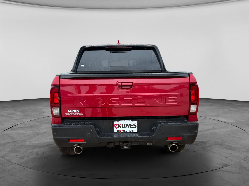 Used 2025 Honda Ridgeline Black Edition image 8