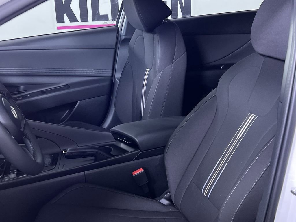 Used 2025 Hyundai Elantra Sport FWD image 13