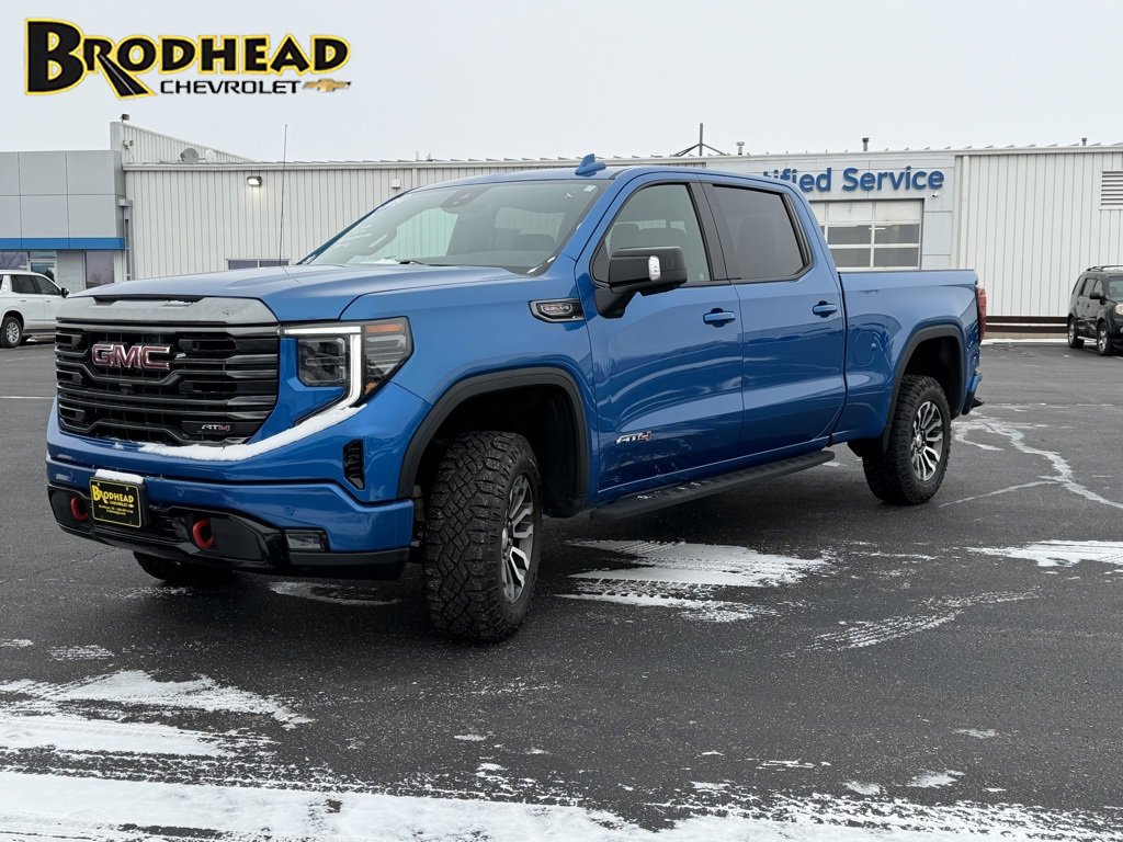 Used 2023 GMC Sierra 1500 AT4 w/ AT4 Preferred Package image 1