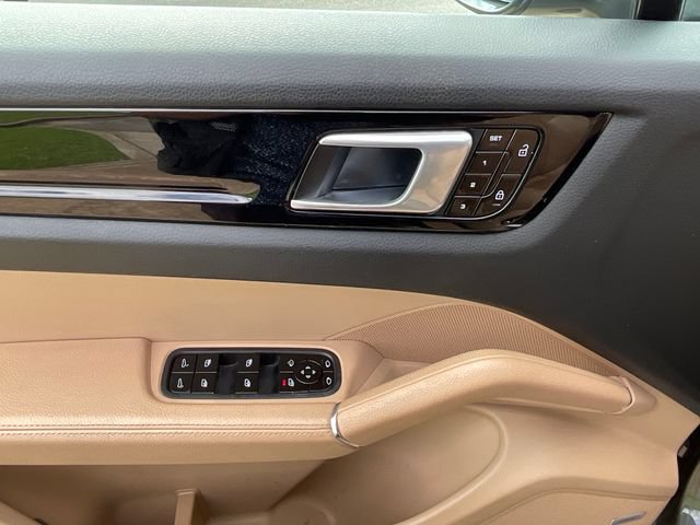 Used 2019 Porsche Cayenne S AWD/4WD image 15