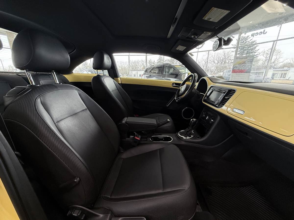 Used 2013 Volkswagen Beetle 2.5 image 26