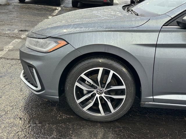 Used 2025 Volkswagen Jetta SE image 7