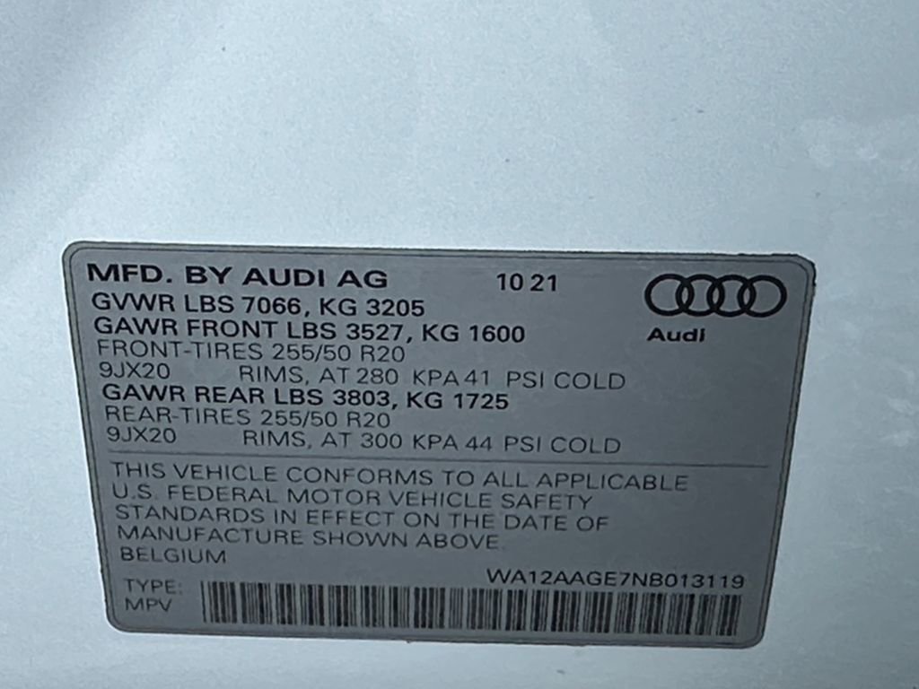 Used 2022 Audi e-tron Premium Plus w/ Premium Plus Package image 30