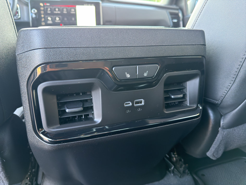 Used 2024 GMC Sierra 1500 AT4 w/ Technology Package AWD/4WD image 32