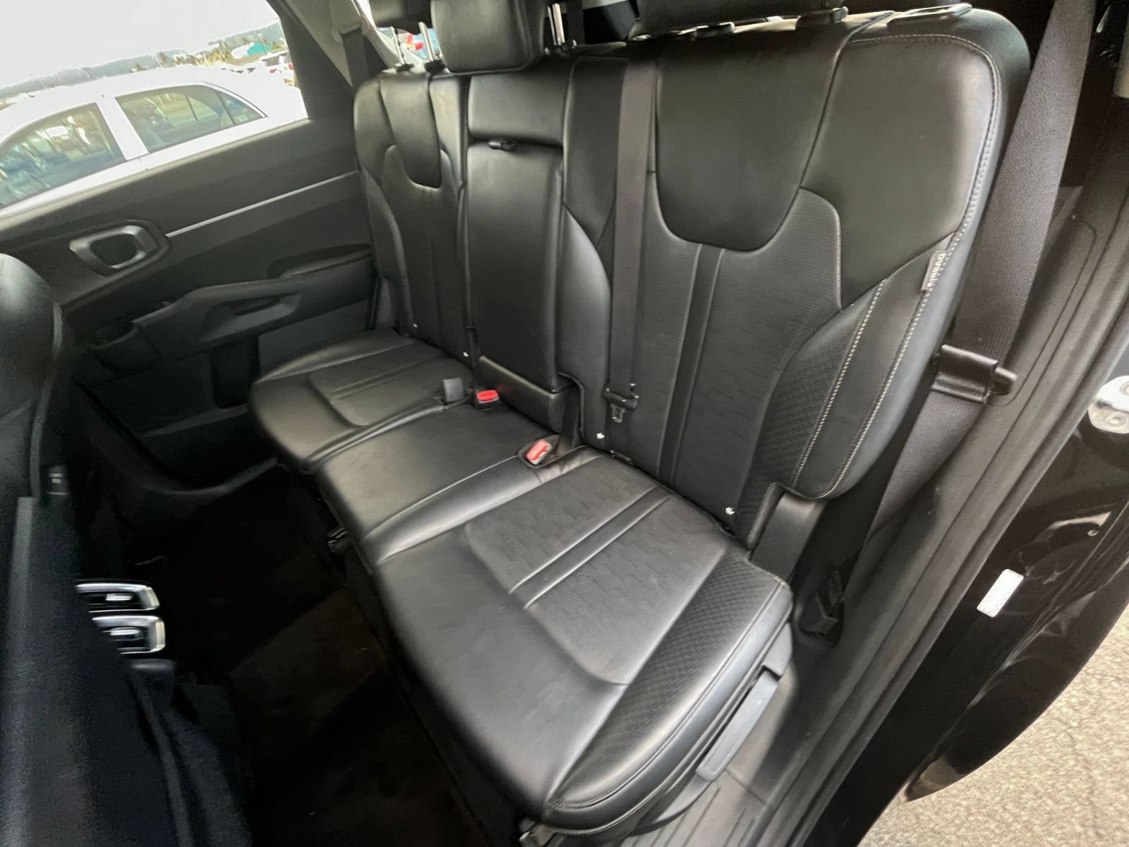 Used 2024 Kia Sorento S FWD image 38