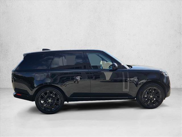 Used 2025 Land Rover Range Rover SE AWD/4WD image 4