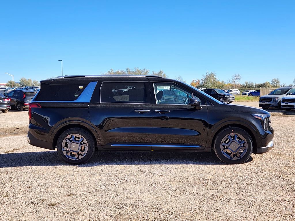 New 2026 Kia Carnival SX image 2