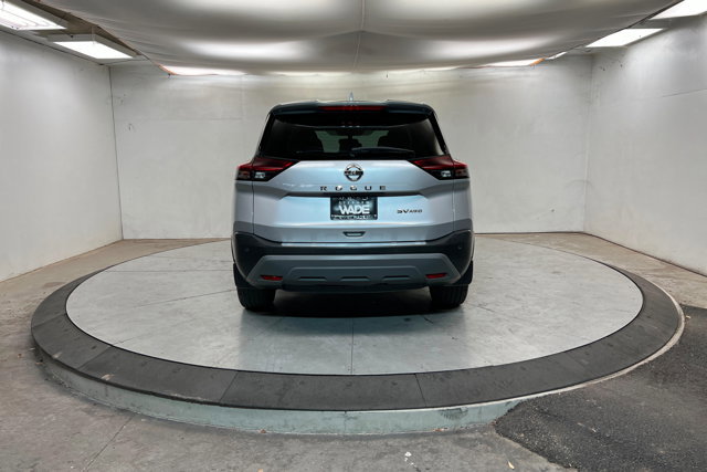 Used 2021 Nissan Rogue SV image 4