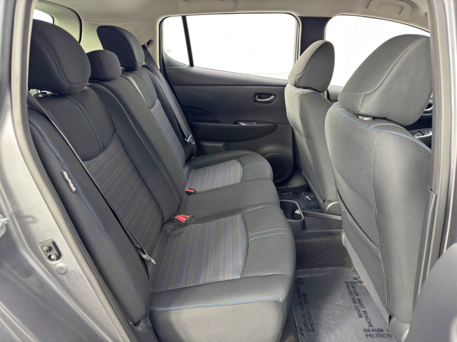 Used 2025 Nissan Leaf S image 31