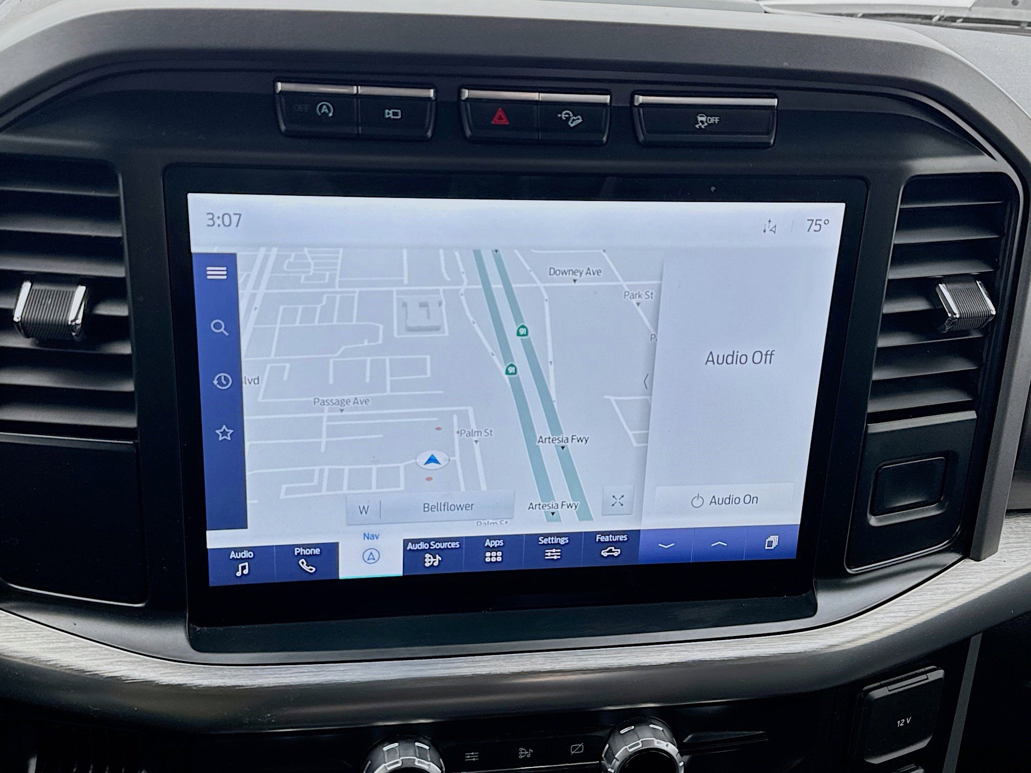 Used 2021 Ford F150 Lariat w/ Equipment Group 501A Mid image 9