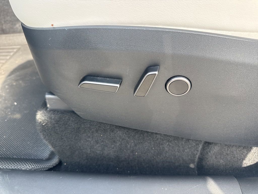 Used 2023 Tesla Model Y Long Range image 10