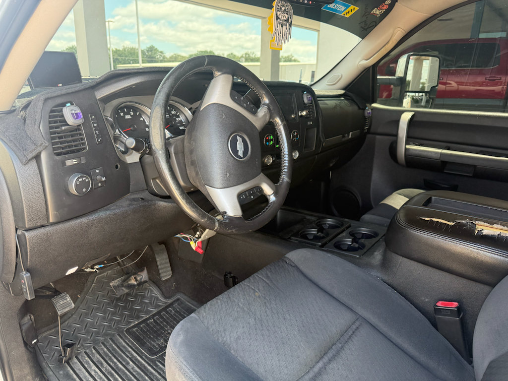Used 2007 Chevrolet Silverado 2500 LT w/ 2LT Convenience Package RWD image 2