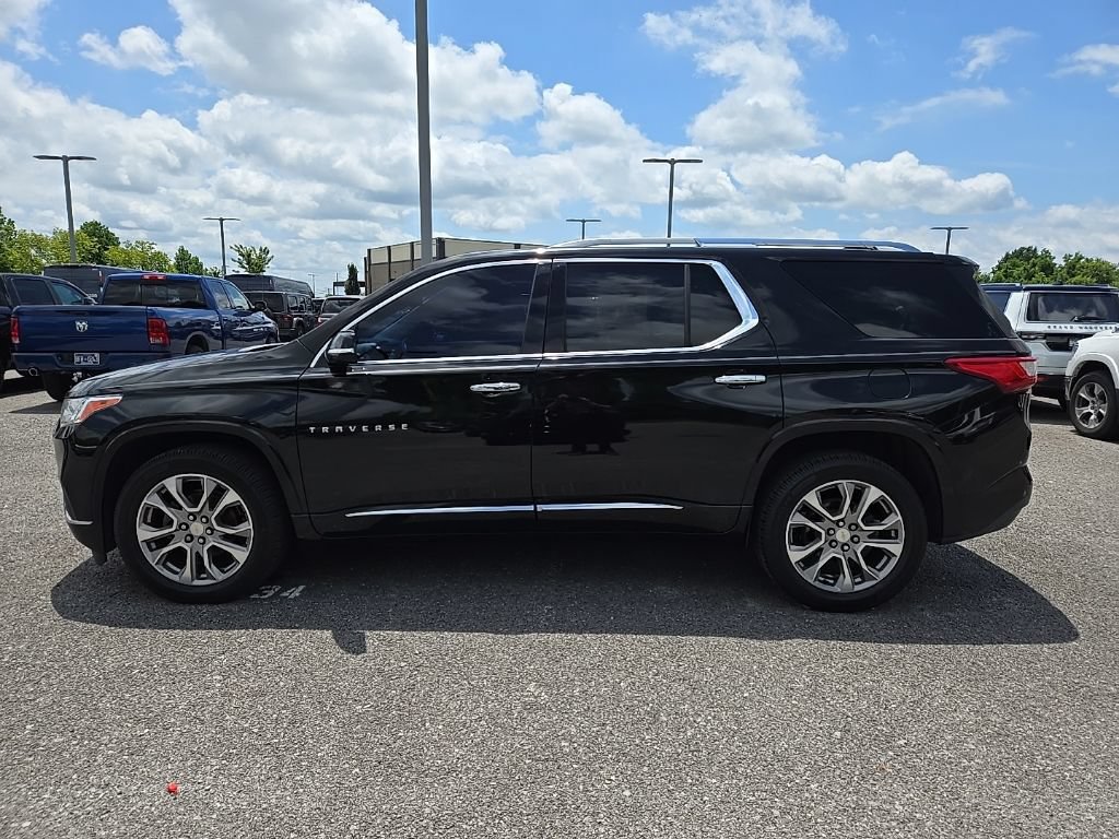 Used 2019 Chevrolet Traverse Premier w/ Driver Confidence II Package FWD image 4