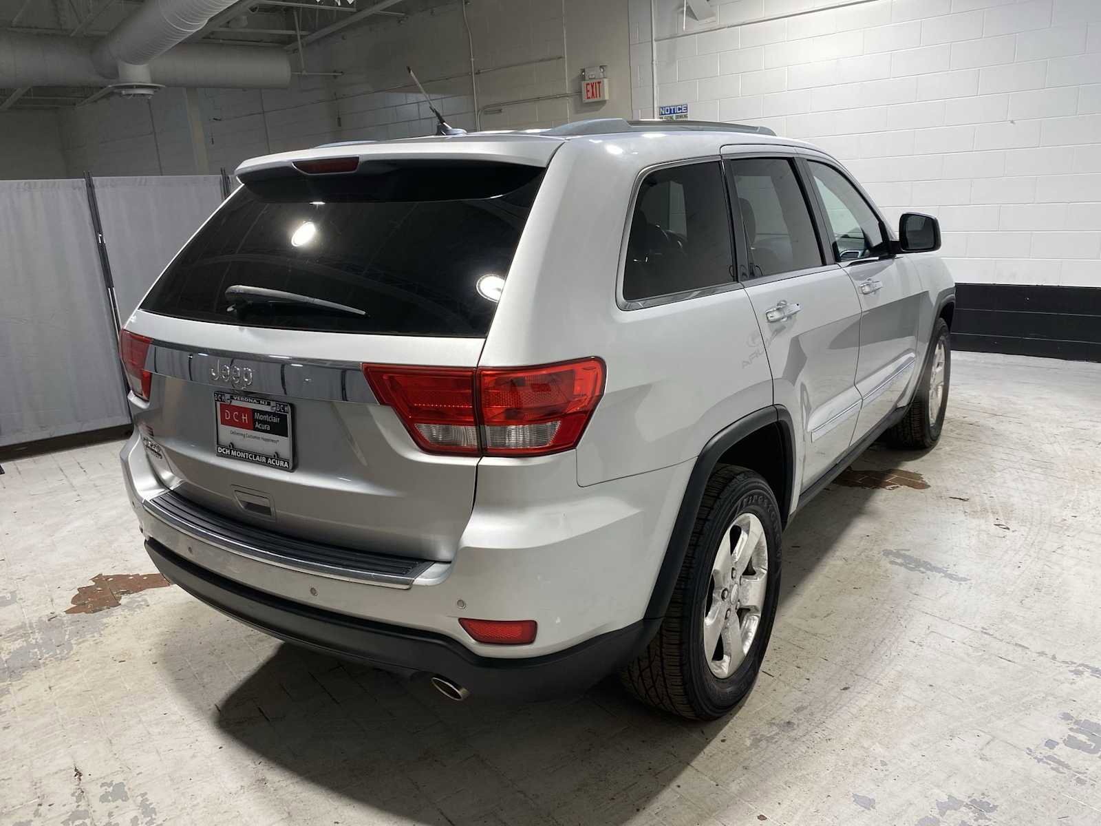 Used 2012 Jeep Grand Cherokee Limited image 26