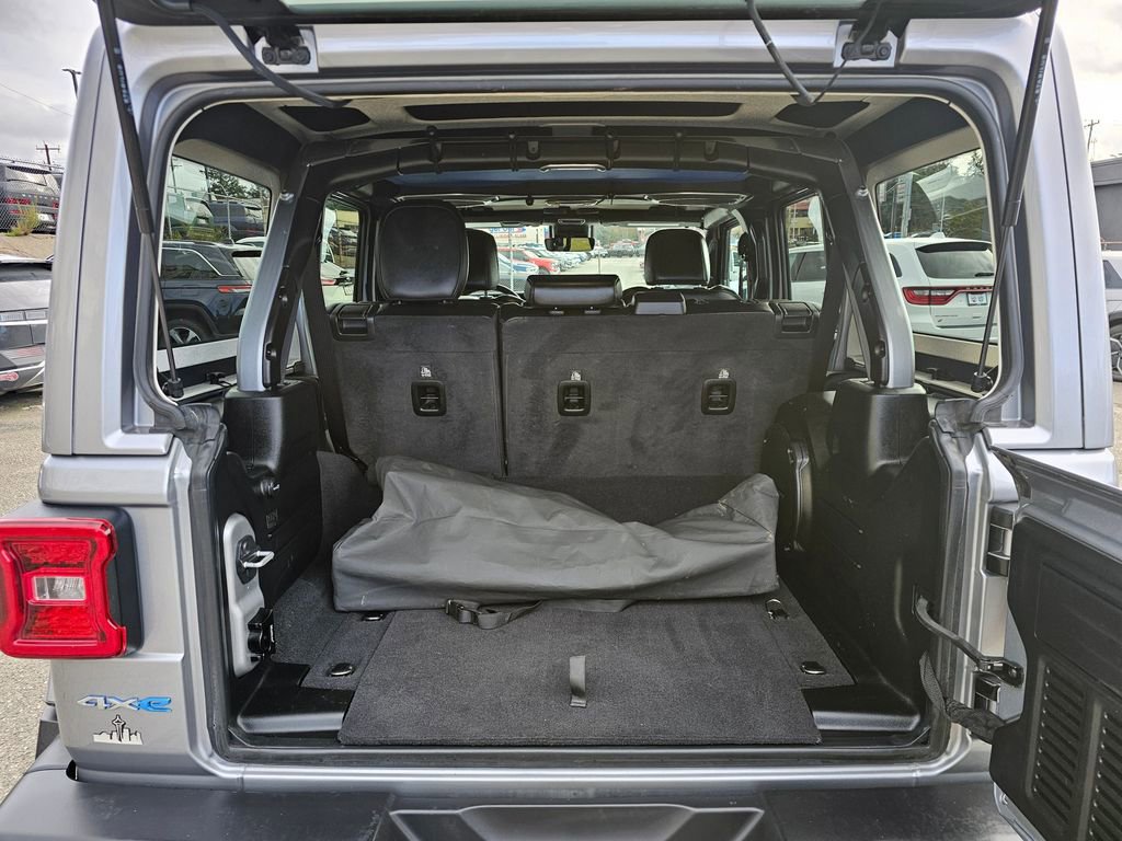 Used 2021 Jeep Wrangler Unlimited Sahara w/ Cold Weather Group image 13