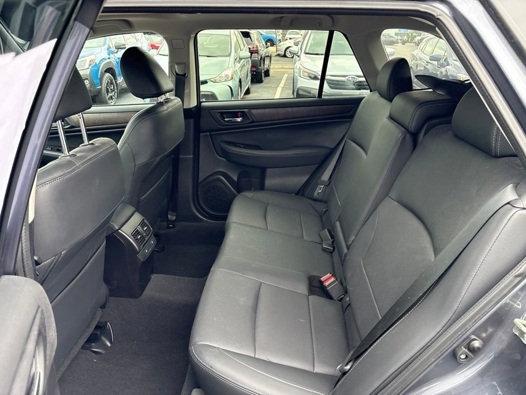 Used 2016 Subaru Outback 3.6R Limited AWD/4WD image 12