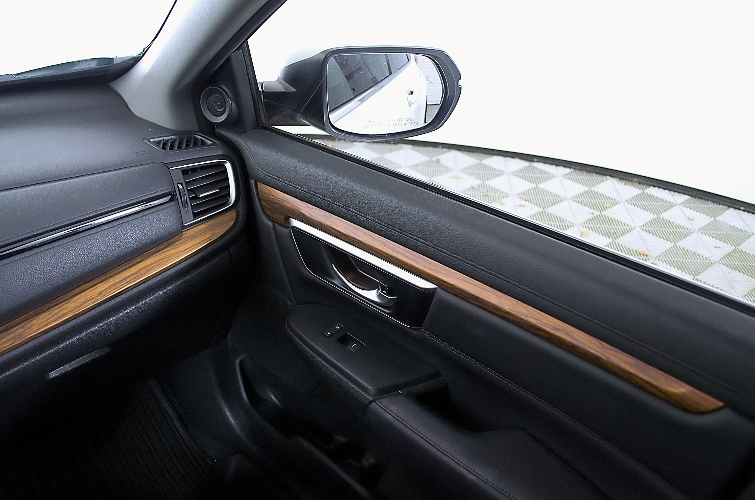 Used 2018 Honda CR-V Touring image 25