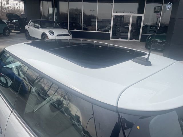Used 2024 MINI Cooper SE image 33