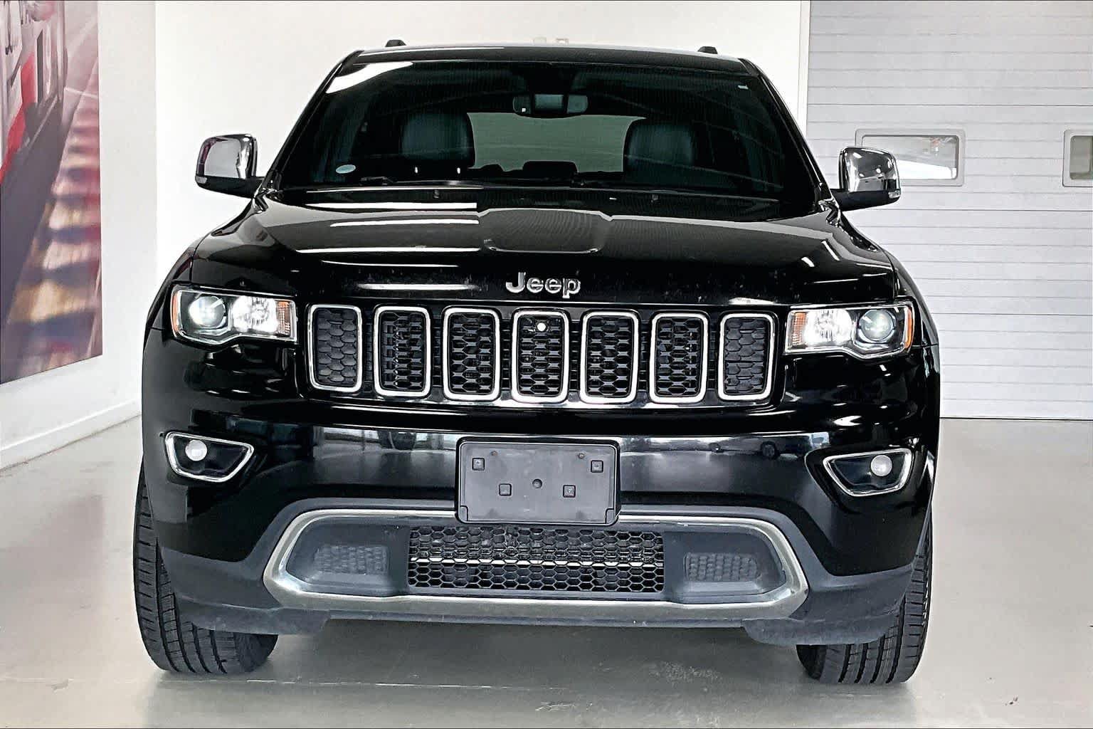 Used 2018 Jeep Grand Cherokee Limited AWD/4WD image 6