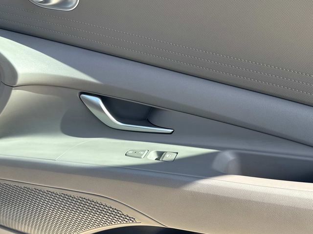 Used 2023 Hyundai Elantra SEL image 20