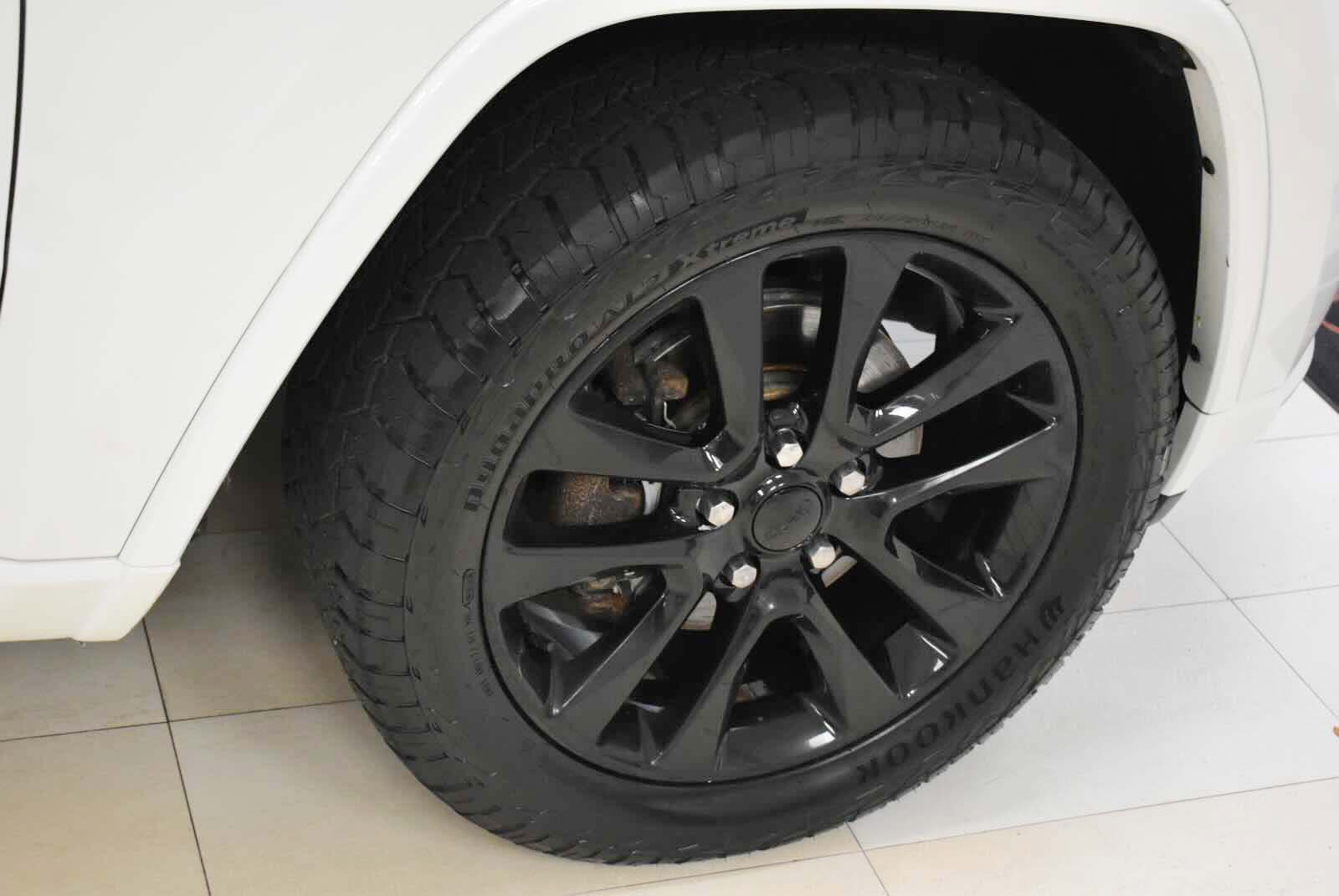 Used 2019 Jeep Grand Cherokee Altitude AWD/4WD image 41