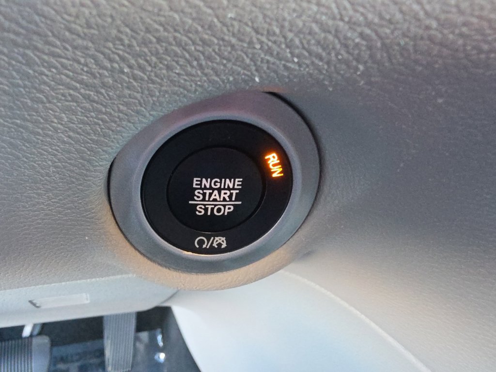 Used 2024 Chrysler Pacifica Touring-L FWD image 27