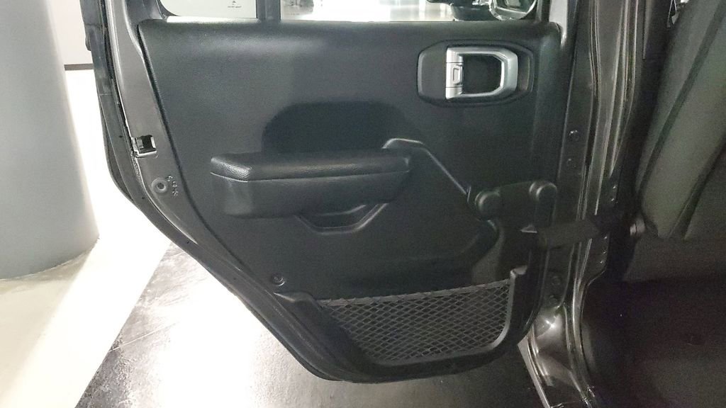 Used 2024 Jeep Gladiator Sport image 15