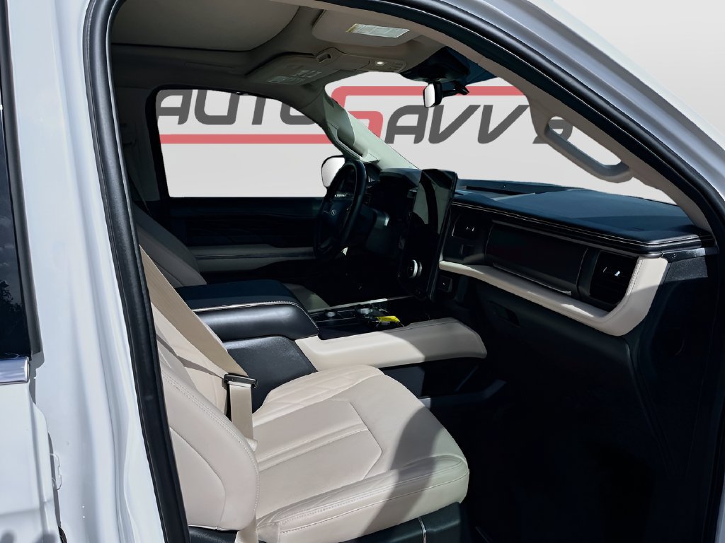 Used 2024 Ford Expedition Max Platinum AWD/4WD image 32