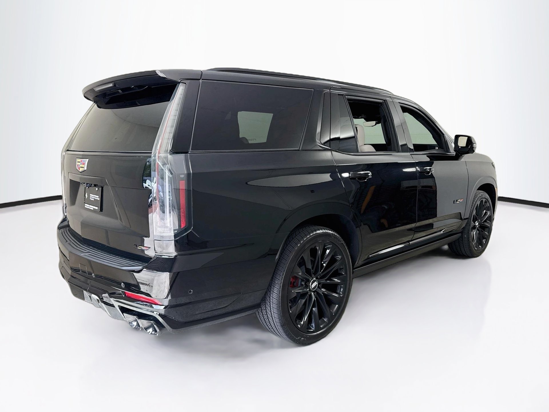 Used 2025 Cadillac Escalade V w/ LPO, ONYX Package AWD/4WD image 7