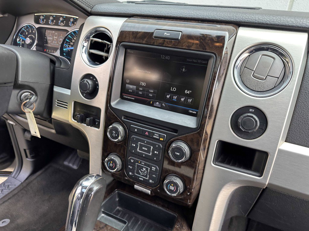 Used 2013 Ford F150 Platinum image 32