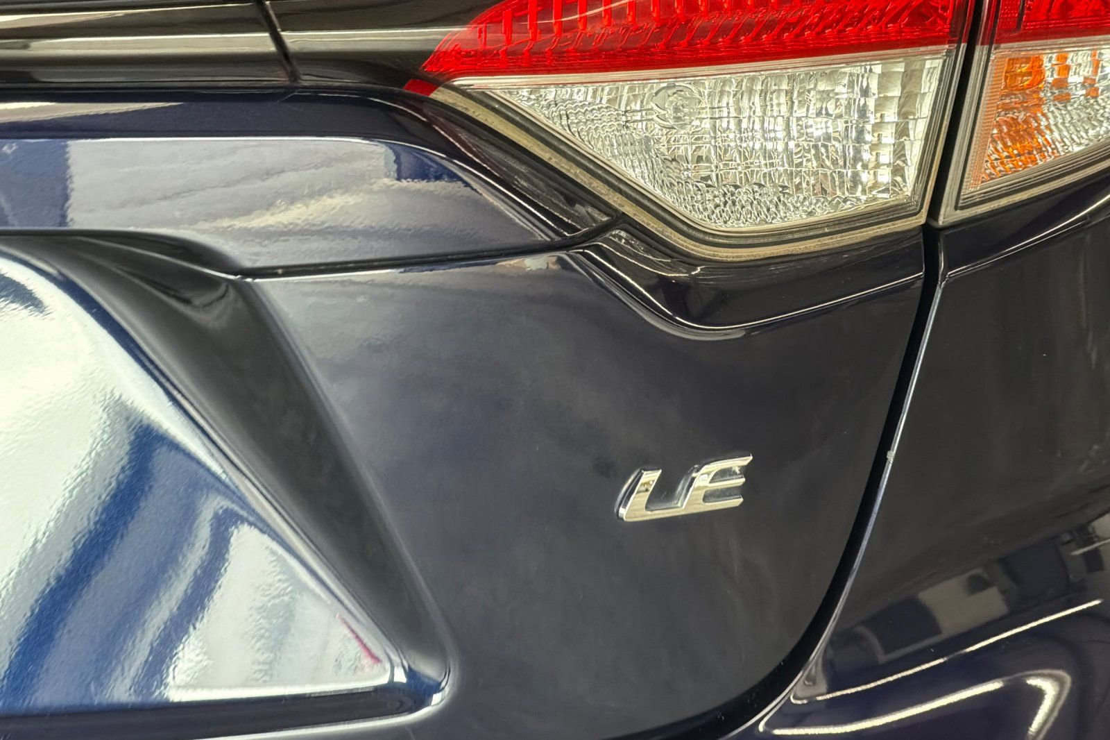 Used 2020 Toyota Corolla LE FWD image 23