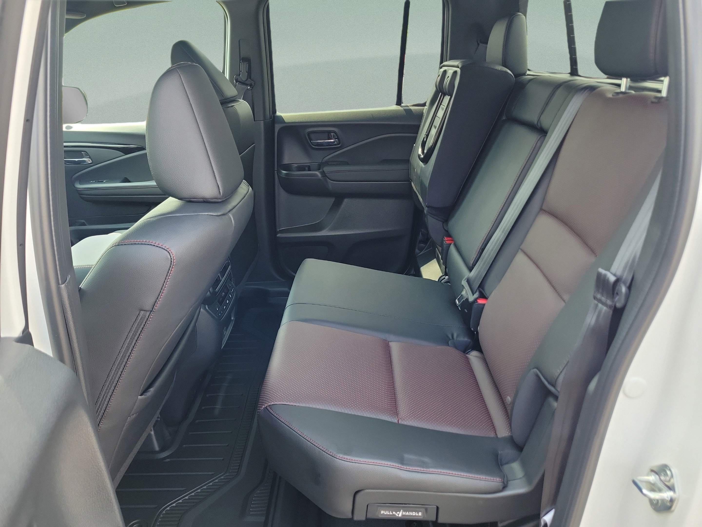 Certified 2026 Honda Ridgeline Black Edition image 9